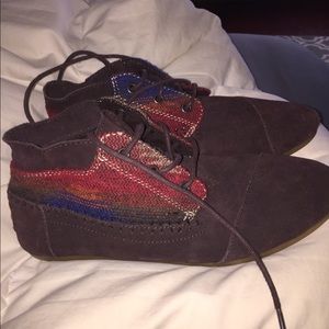 Toms booties, never-worn